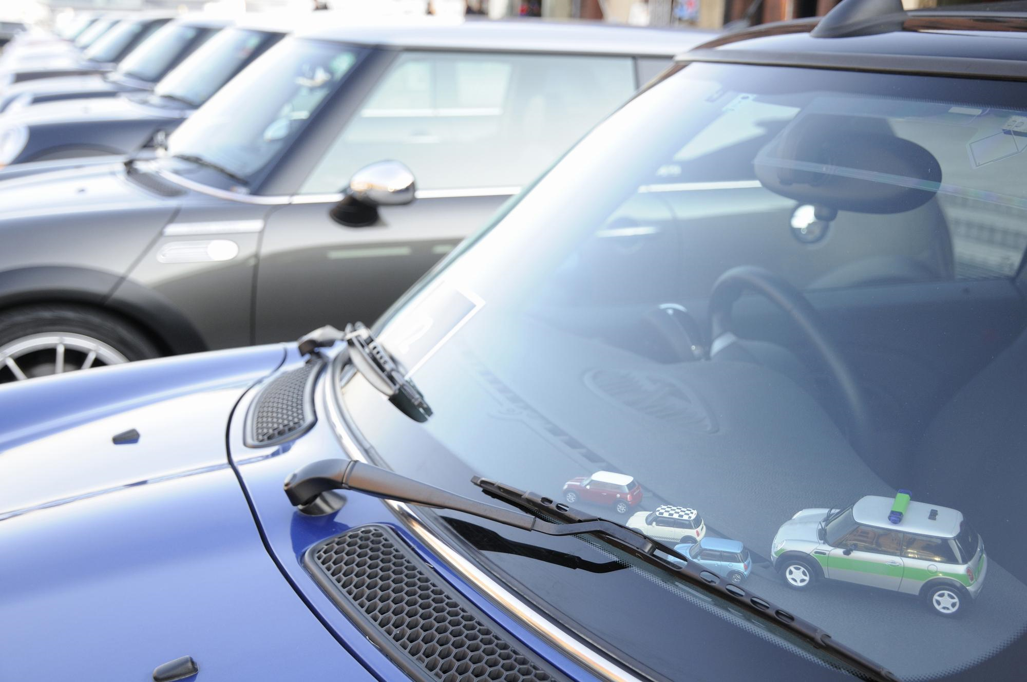 車のフロントガラスの汚れが気になる きれいな状態を保つ方法とは ボディコーティングコラム コラム イエローハット