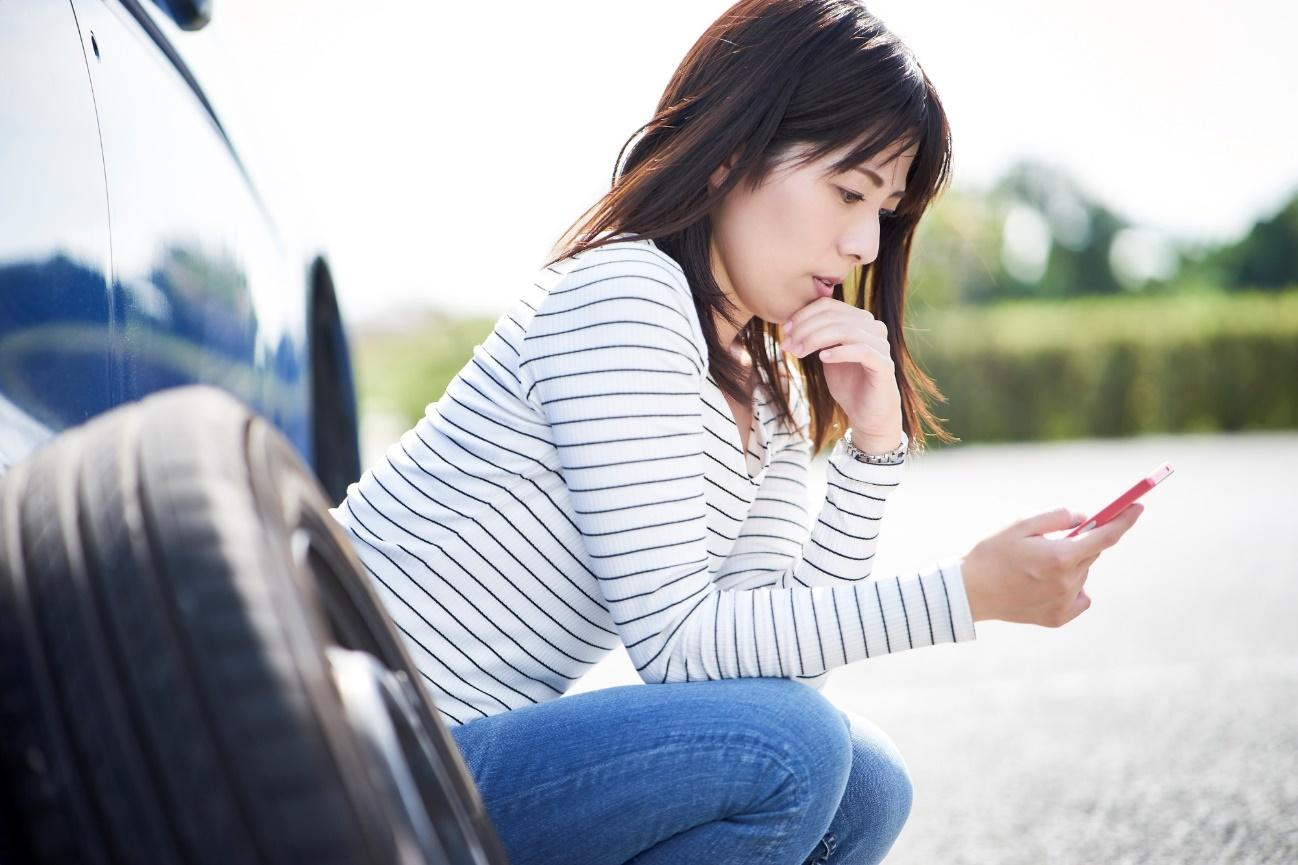 タイヤがパンクして車を動かせない場合に取るべき行動と選択肢を解説 タイヤ交換コラム コラム イエローハット